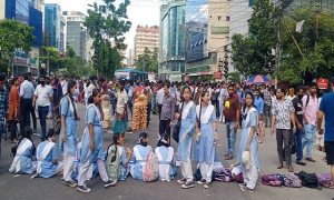 ৪ ঘণ্টা পর রাস্তা ছাড়লেন ভিকারুননিসার শিক্ষার্থী-অভিভাবকেরা