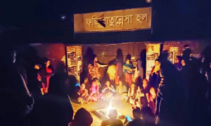 ছাত্রী আন্দোলনে উত্তাল জাহাঙ্গীরনগর বিশ্ববিদ্যালয়