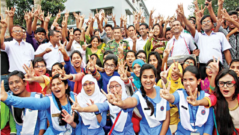 বগুড়া ক্যান্টনমেন্ট পাবলিক স্কুলের শিক্ষার্থীদের উল্লাস