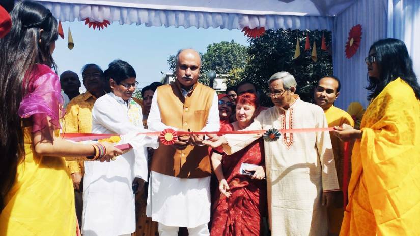 বসন্তবরণ ও পিঠা উৎসবে বর্ণিল সাজে রণদা প্রসাদ সাহা বিশ্ববিদ্যালয়