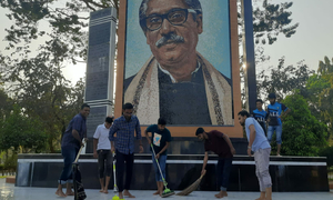 ইবিতে পরিছন্নতা অভিযান ছাত্রলীগের