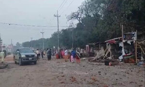 ধ্বংসস্তূপ রাবির আশপাশ, থমথমে ক্যাম্পাসে বিক্ষোভের ডাক