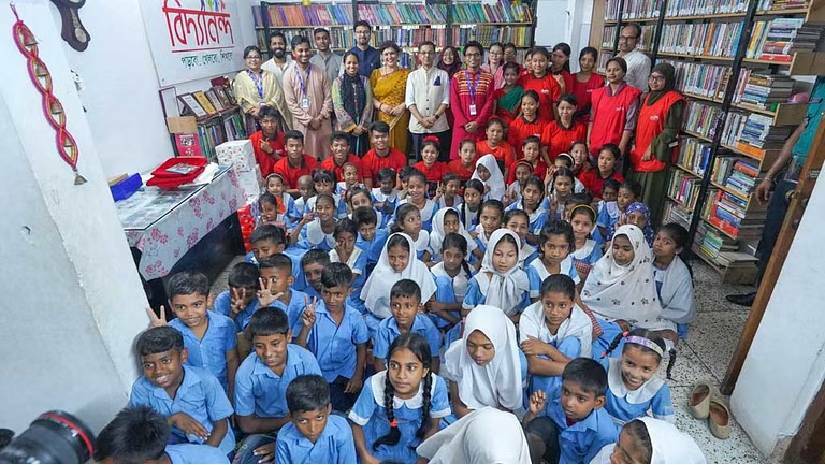 খাবার-বই নিয়ে বিদ্যানন্দের কার্যালয়ে ভারতীয় হাইকমিশনার