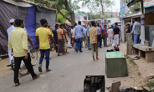 সাভারে স্থানীয়দের সঙ্গে বিশ্ববিদ্যালয় শিক্ষার্থীদের সংঘর্ষ