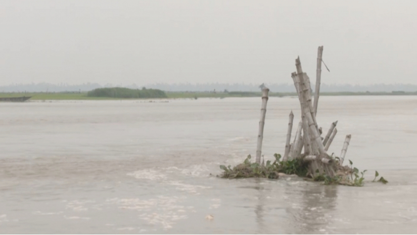 কিছু এলাকায় পানি ঢুকতে শুরু করেছে