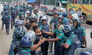 শাহবাগ থেকে ৬ এইচএসসি পরীক্ষার্থীকে আটকের অভিযোগ