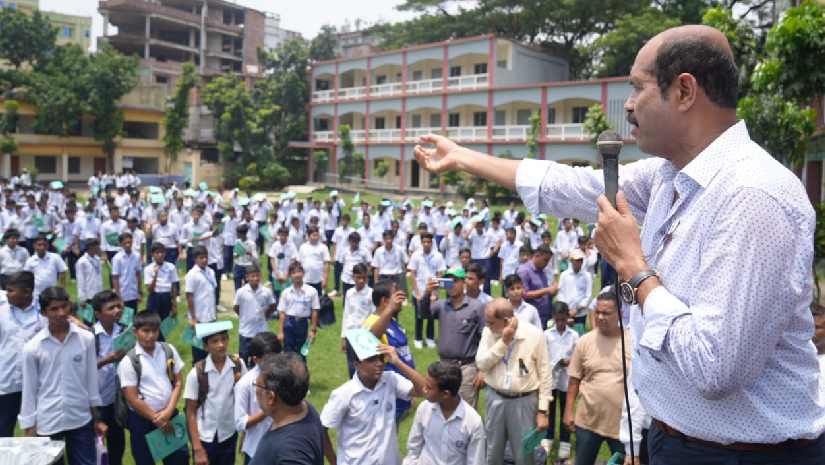 ডেঙ্গু প্রতিরোধে সচেতনতামূলক প্রচারাভিযানে ডিএনসিসি মেয়র আতিকুল ইসলাম