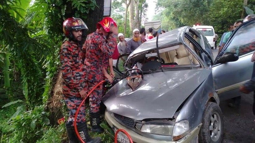 দুর্ঘটনার কবে পড়া প্রাইভেট কার