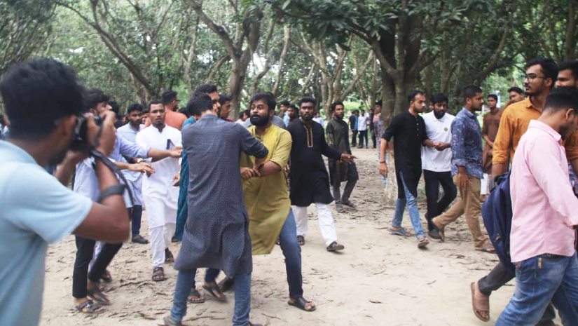 শোক দিবসের অনুষ্ঠানে ইবি ছাত্রলীগের দুপক্ষে মারামারি