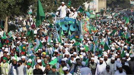 পাকিস্তানে ঈদে মিলাদুন্নবীর মিছিলে ভয়াবহ বোমা হামলা, নিহত ৫২