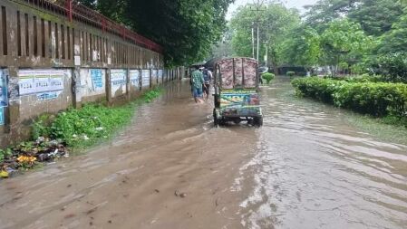 রাতভর বৃষ্টিতে ডুবল রাবি ক্যাম্পাস