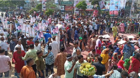 আওয়ামী লীগের শান্তি সমাবেশে ছাত্রলীগের দুই গ্রুপের হাতাহাতি