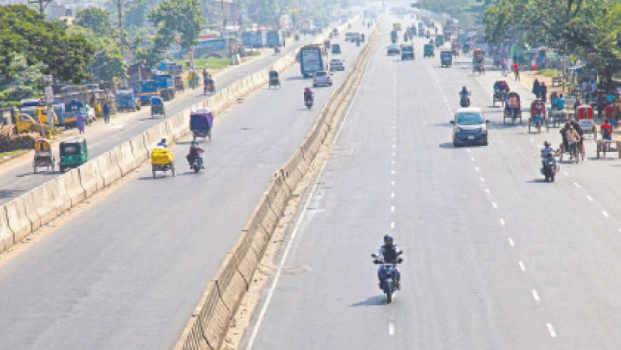 অবরোধে রাজধানীর বেশির ভাগ রাস্তা ফাঁকা