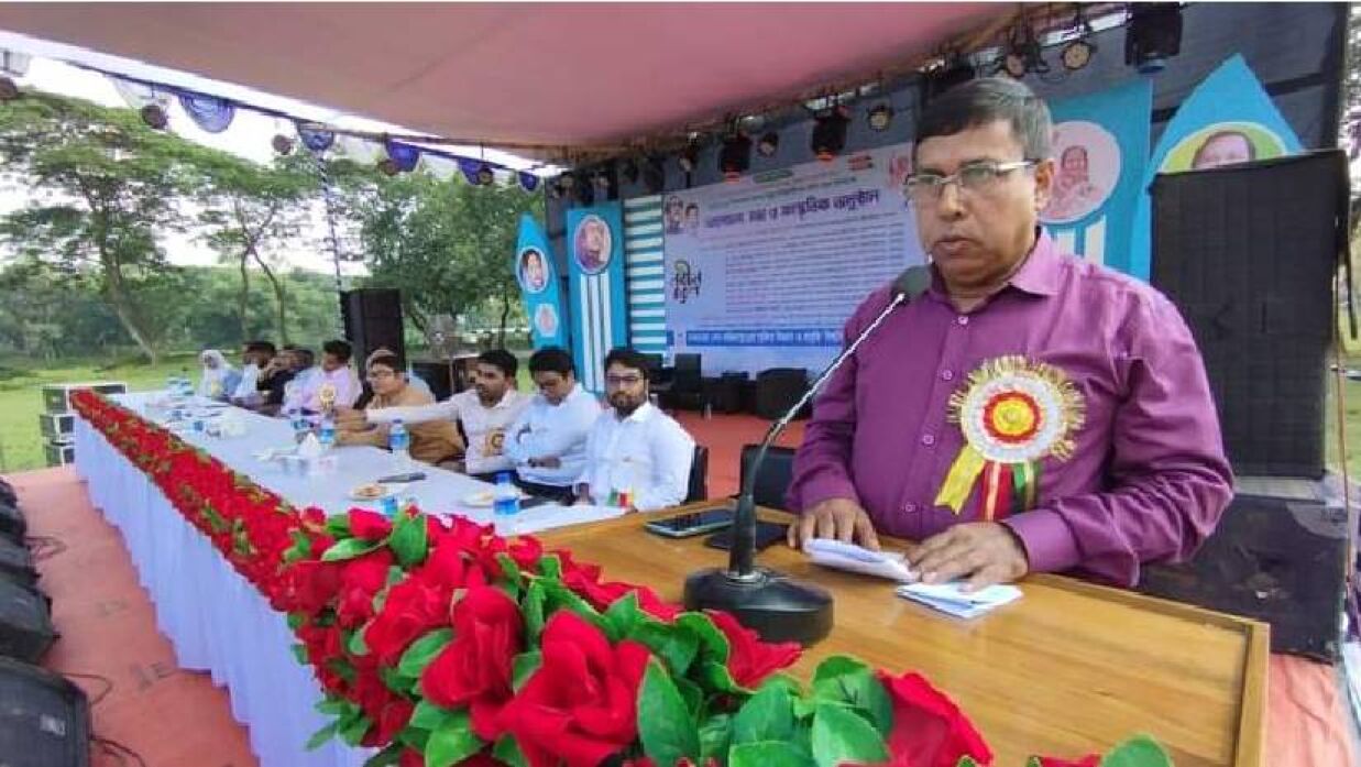 বশেফমুবিপ্রবিতে বর্ণাঢ্য আয়োজনে নবীনবরণ অনুষ্ঠিত