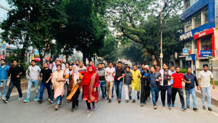 অবরোধের সমর্থনে ধানমন্ডিতে ছাত্রদলের মিছিল