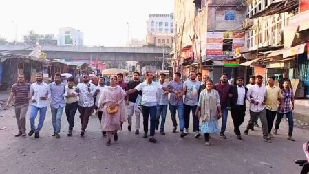 হরতালের সমর্থনে বঙ্গবাজারে ছাত্রদলের মিছিল, দু’জন আটক