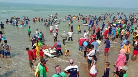 কক্সবাজার সৈকতে মিলল দু’জনের মরদেহ