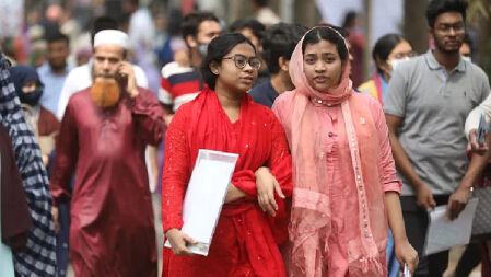 ৫ বছরে তিনগুণ বেড়েছে ঢাবির ভর্তি পরীক্ষার আবেদন ফি