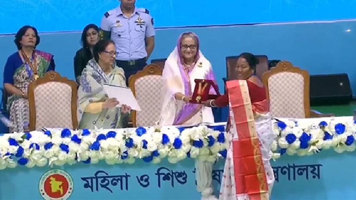 রোকেয়া পদক-২০২৩’ তুলে দিলেন প্রধানমন্ত্রী শেখ হাসিনা