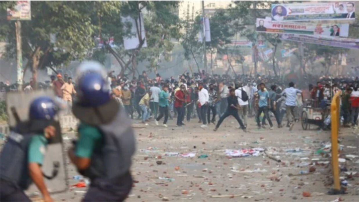 হরতালে পুলিশের সাথে সংঘর্ষ