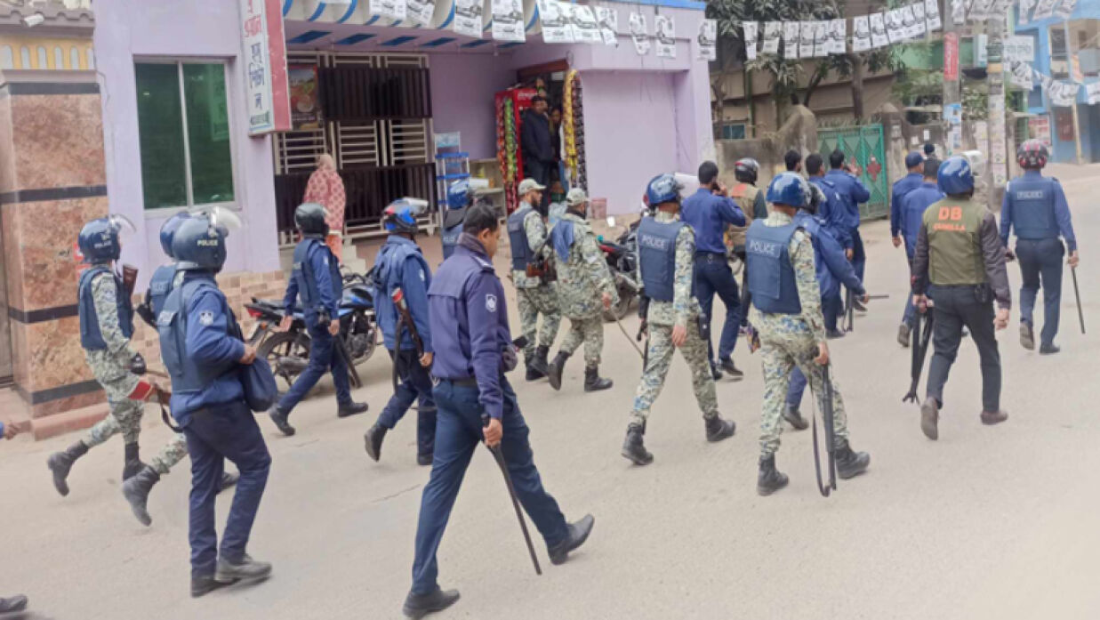 শহরে পুলিশের অবস্থান