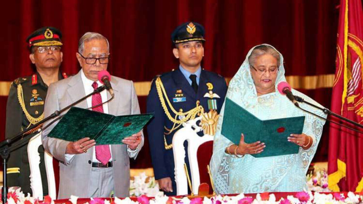 সংসদ সদস্যদের শপথ গ্রহণের মুহূর্ত