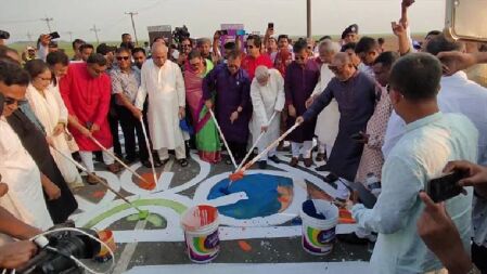 বিশ্বের দীর্ঘতম আলপনা আঁকা হচ্ছে হাওরে 