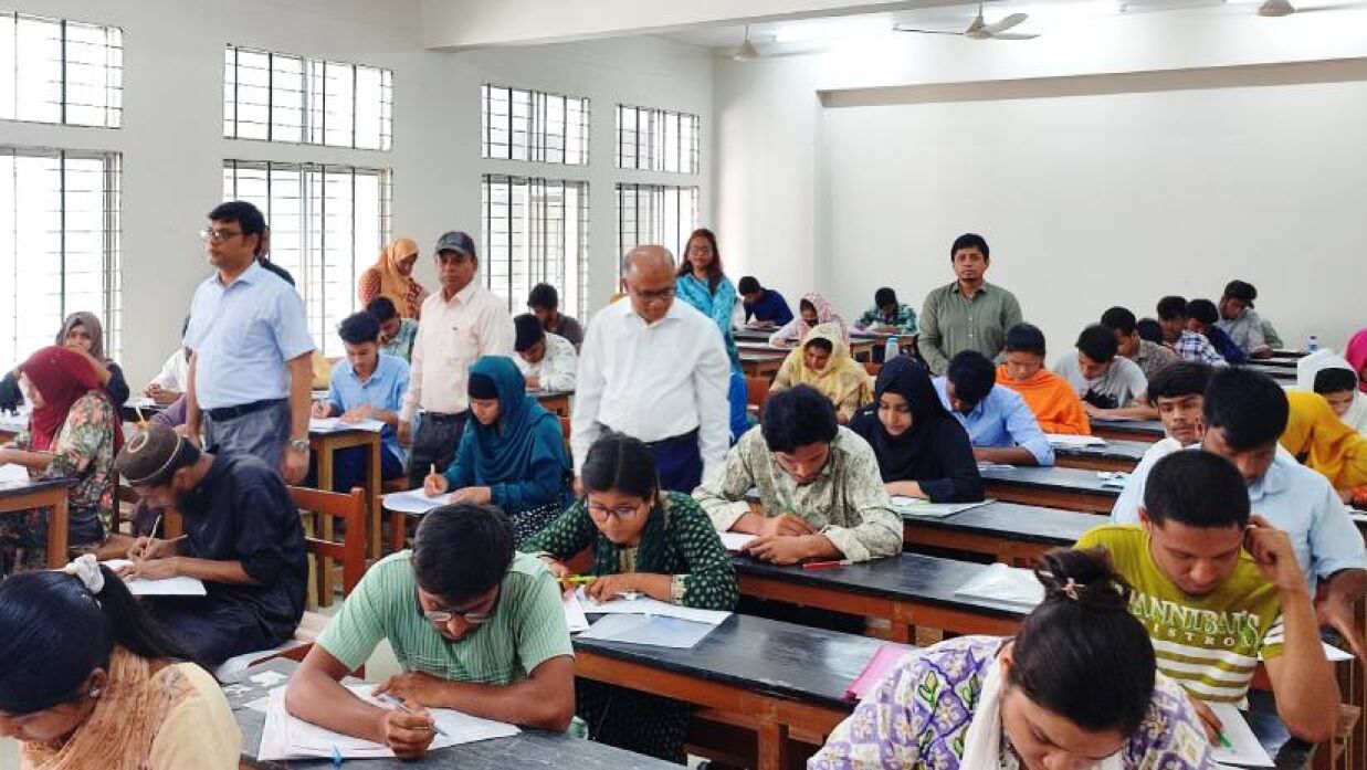 গুচ্ছের বি ইউনিটের ভর্তি পরীক্ষায় হাবিপ্রবি কেন্দ্রে বহিষ্কার ১