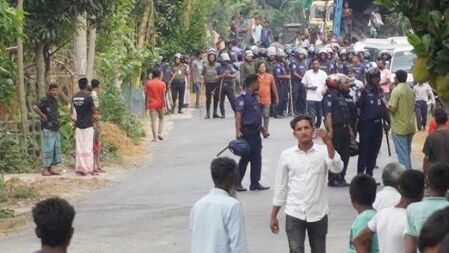 কয়েক ঘণ্টার ব্যবধানে নির্বাচনের ফল পরিবর্তন, মহাসড়ক অবরোধ করে বিক্ষোভ