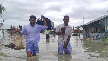 উপকূল পার হচ্ছে রেমাল, ২৬ লাখ লোক বিদ্যুৎ বিচ্ছিন্ন 