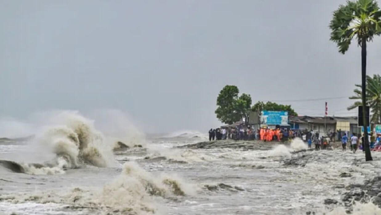 ঘূর্ণিঝড় রেমাল প্রায় ৪৮ ঘণ্টা উপকূলে ছিল