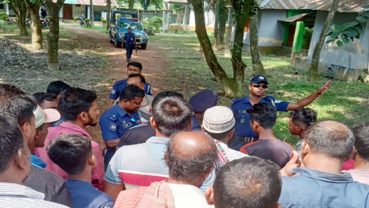 মোটরসাইকেল মেরামত করাতে গিয়ে পুলিশ সদস্যের গুলি