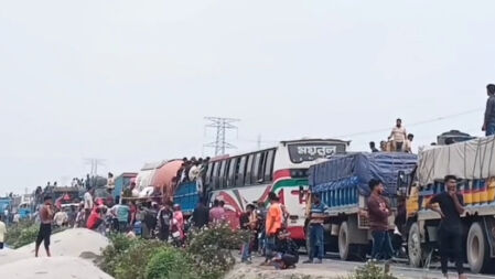 ঢাকা-টাঙ্গাইল মহাসড়কে দীর্ঘ ১১ কিলোমিটার যানজট