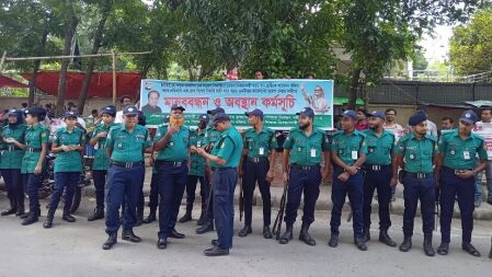 গণবিজ্ঞপ্তিতে বঞ্চিতদের আন্দোলন, এনটিআরসিএ কার্যালয়ের সামনে পুলিশ