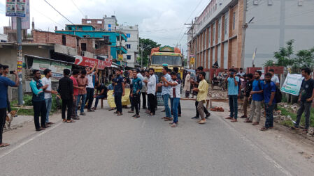 কোটা সংস্কারের দাবিতে যবিপ্রবি শিক্ষার্থীদের ঢাকা-চৌগাছা সড়ক অবরোধ  