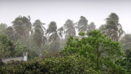 সকালের মধ্যে ঢাকাসহ যেসব অঞ্চলে বজ্রবৃষ্টির আশঙ্কা