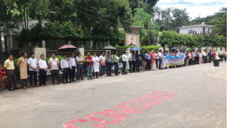 আন্দোলন চালিয়ে যাওয়ার পক্ষে বিশ্ববিদ্যালয় শিক্ষকরা