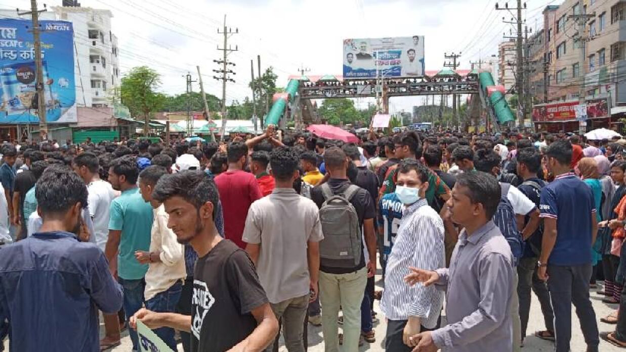 সিলেট-সুনামগঞ্জ সড়ক অবরোধ শাবিপ্রবি শিক্ষার্থীদের