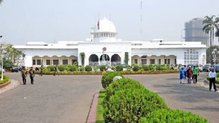 ১৭ সদস্যের অন্তর্বর্তী সরকারে যারা আছেন