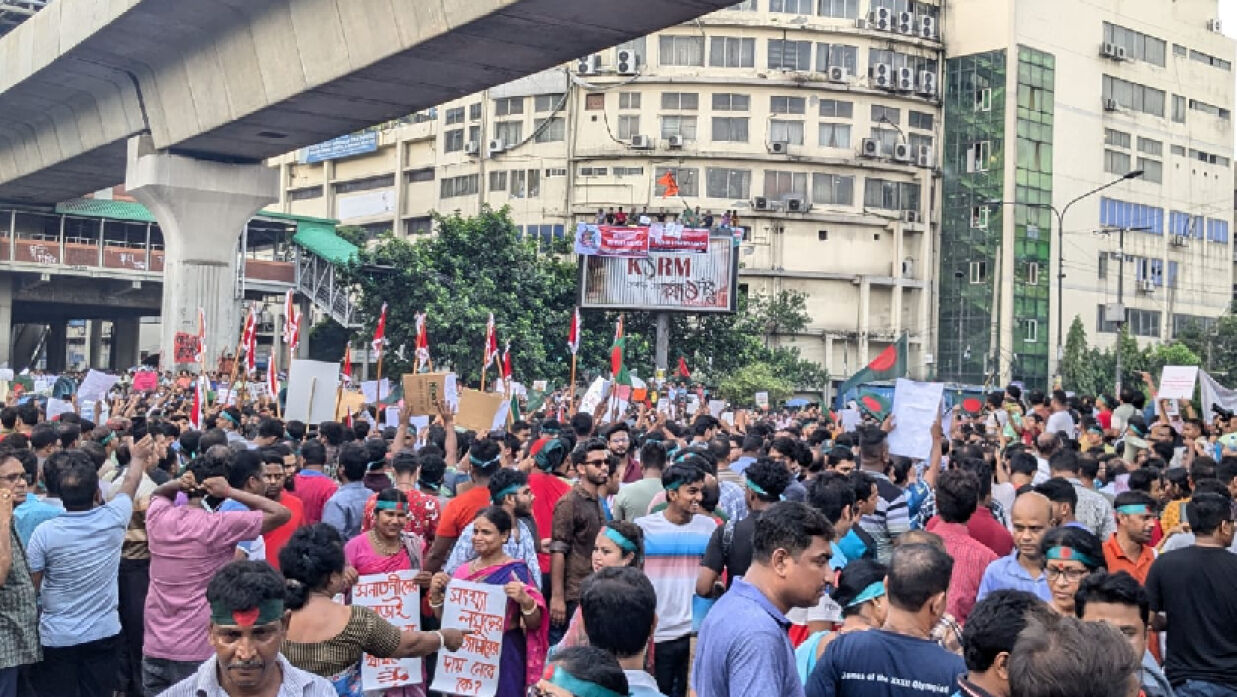 ৮ দফা দাবিতে শাহবাগ অবরোধ সংখ্যালঘু সম্প্রদায়ের