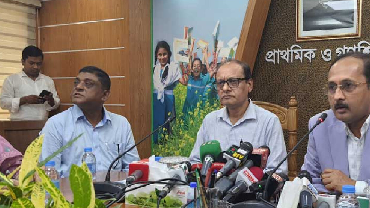 প্রাথমিক ও গণশিক্ষা মন্ত্রণালয়ের উপদেষ্টা বিধান রঞ্জন রায়