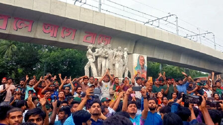 আন্তর্জাতিক অপরাধ ট্রাইব্যুনালে শেখ হাসিনার বিচার দাবি