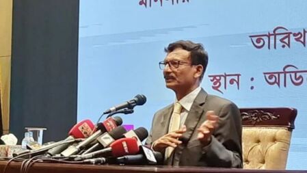 সরকারের সিদ্ধান্ত হলে শেখ হাসিনাকে ফেরত দিতে ভারতকে বলা হবে: পররাষ্ট্র উপদেষ্টা