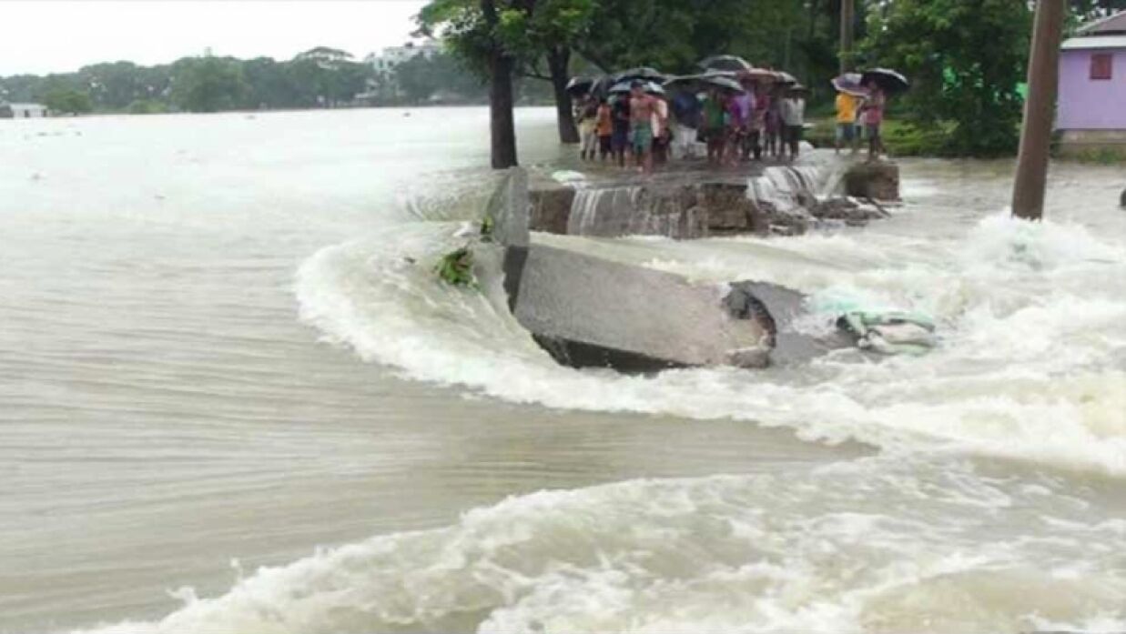 বানের পানিতে তলিয়েছে লক্ষ্মীপুরের ৫ উপজেলা, পানিবন্দি ৬ লাখ মানুষ