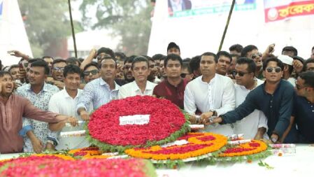 বিএনপির প্রতিষ্ঠাবার্ষিকীতে শহীদ জিয়ার কবরে ছাত্রদলের শ্রদ্ধা