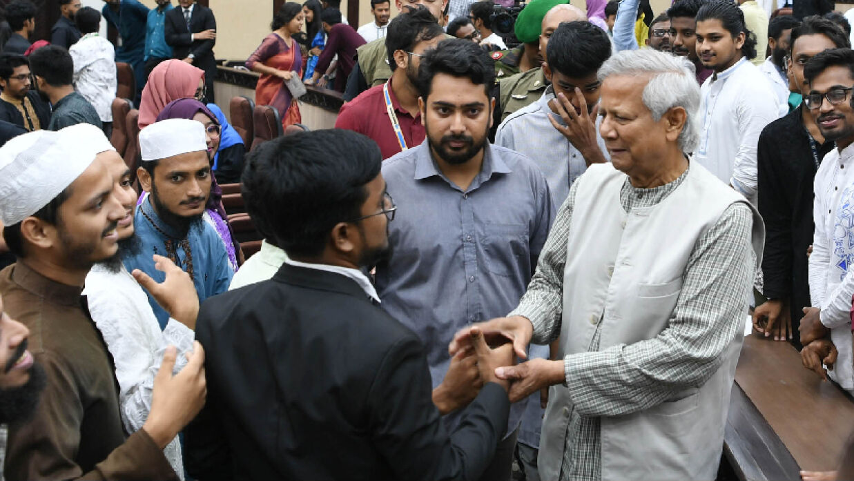 স্বপ্নপূরণের আগে দমে যেয়ো না, ছাত্রদের উদ্দেশে প্রধান উপদেষ্টা