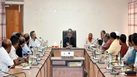 খুবিতে প্রশাসনিক কাজে গতি আনতে যথাযথভাবে দায়িত্ব পালনের আহবান