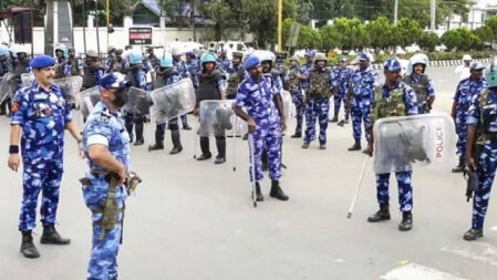 মণিপুরে অনির্দিষ্টকালের কারফিউ বহাল, বন্ধ মোবাইল ইন্টারনেট