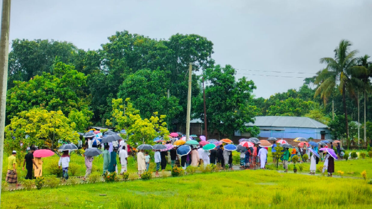  চির নিদ্রায় শায়িত হলেন ইবি শিক্ষার্থী মনির