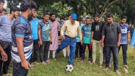 ইবিতে শহীদ মীর মুগ্ধ স্মৃতি আন্তঃব্লক ফুটবল টুর্নামেন্ট উদ্বোধন